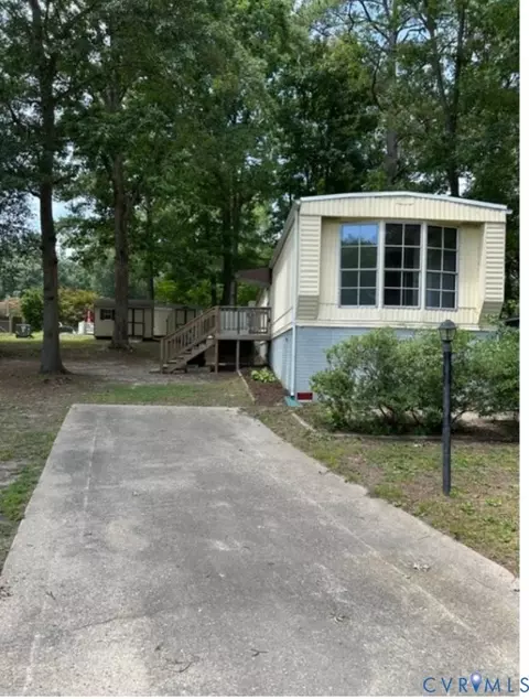 17004 N Swift Bluff Ct, South Chesterfield, VA 23834