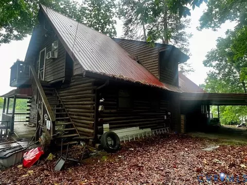 35 Lake Dr, Columbia, VA 23038