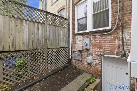 Exterior - 2425 W Main St, Richmond, VA 23220 photo 5 of 5