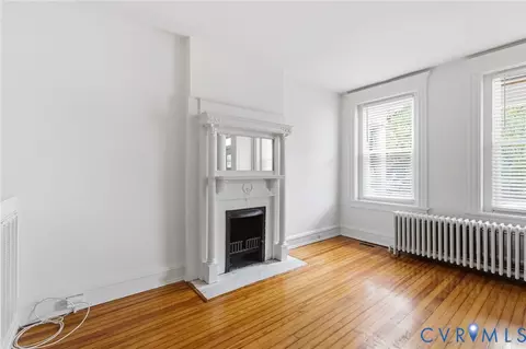 Living - 2425 W Main St, Richmond, VA 23220 photo 5 of 6