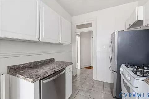 Kitchen - 2425 W Main St, Richmond, VA 23220 photo 5 of 5