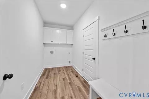 Entry Way - 4227 Watson Rd, Sandy Hook, VA 23153 photo 4 of 6