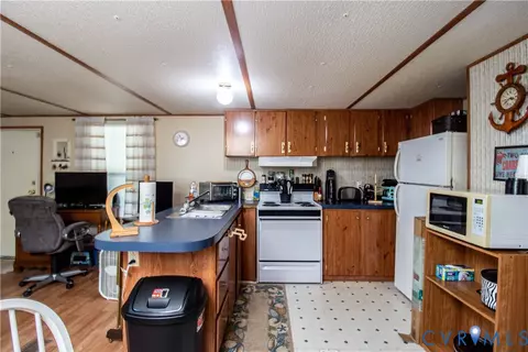 Kitchen - 151 Ford Trl, Bracey, VA 23919 photo 1 of 2