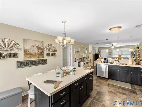 Kitchen - 2000 Kennington Park Rd, Aylett, VA 23009 photo 6 of 10
