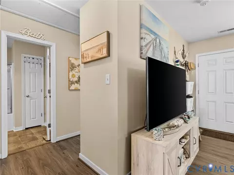 Entry Way - 2000 Kennington Park Rd, Aylett, VA 23009 photo 1 of 1