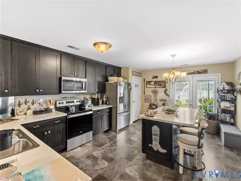 Kitchen - 2000 Kennington Park Rd, Aylett, VA 23009 photo 2 of 10