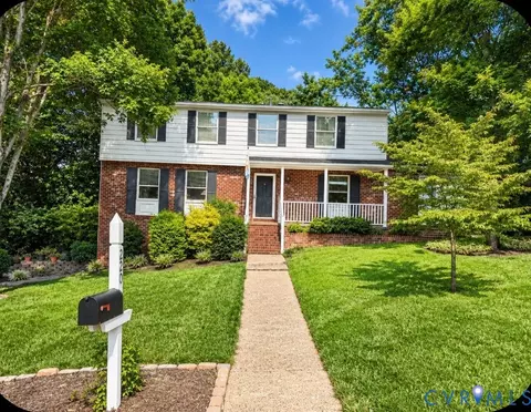 220 Huntington Rd, Colonial Heights, VA 23834