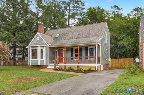 Exterior - 1709 Danhurst Dr, Midlothian, VA 23113 photo 2 of 8