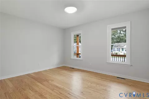 Living - 1709 Danhurst Dr, Midlothian, VA 23113 photo 3 of 3