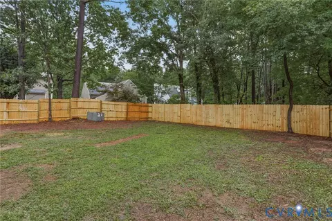 Exterior - 1709 Danhurst Dr, Midlothian, VA 23113 photo 6 of 8