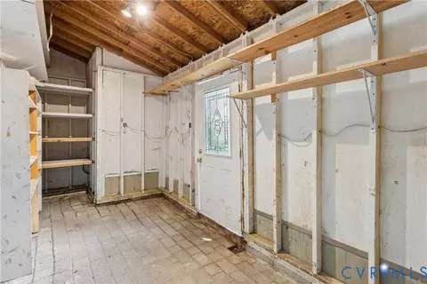 Entry Way - 2221 Stuart Ave, Richmond, VA 23220 photo 12 of 12