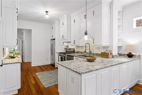 Kitchen - 2221 Stuart Ave, Richmond, VA 23220 photo 3 of 7