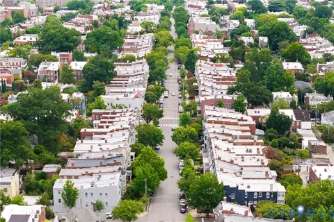View/Area - 2221 Stuart Ave, Richmond, VA 23220 photo 9 of 11