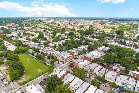 View/Area - 2221 Stuart Ave, Richmond, VA 23220 photo 10 of 11