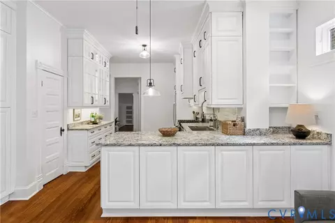 Kitchen - 2221 Stuart Ave, Richmond, VA 23220 photo 6 of 7