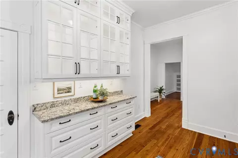 Entry Way - 2221 Stuart Ave, Richmond, VA 23220 photo 7 of 12