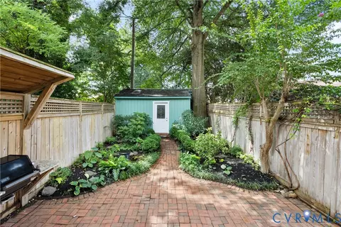 Exterior - 2221 Stuart Ave, Richmond, VA 23220 photo 6 of 10