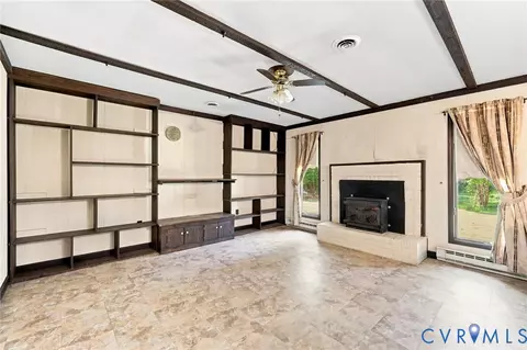 Living - 7254 Wilson Cir, Gloucester, VA 23061 photo 3 of 4