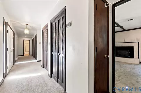Entry Way - 7254 Wilson Cir, Gloucester, VA 23061 photo 2 of 2