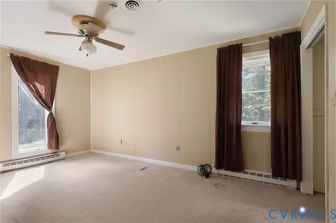 Bedroom - 7254 Wilson Cir, Gloucester, VA 23061 photo 6 of 10