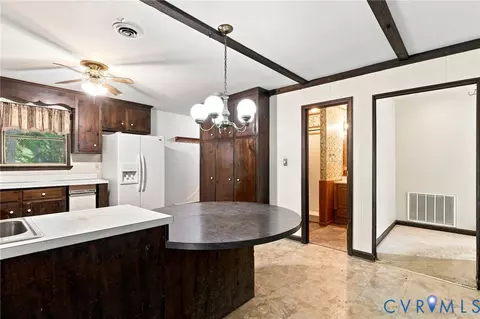 Kitchen - 7254 Wilson Cir, Gloucester, VA 23061 photo 5 of 6