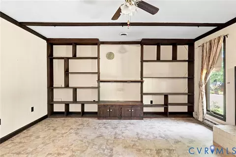 Living - 7254 Wilson Cir, Gloucester, VA 23061 photo 2 of 4