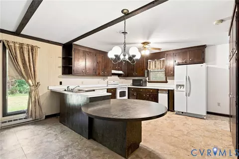 Kitchen - 7254 Wilson Cir, Gloucester, VA 23061 photo 6 of 6