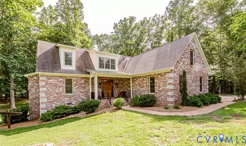 7327 Crush Ct, New Kent, VA 23124