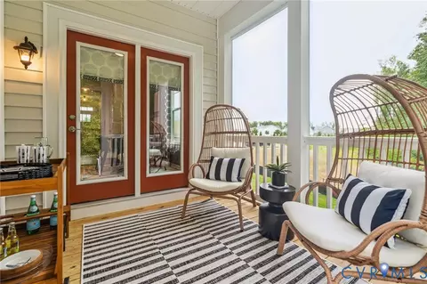 18764 Palisades Cove Trl, Moseley, VA 23120