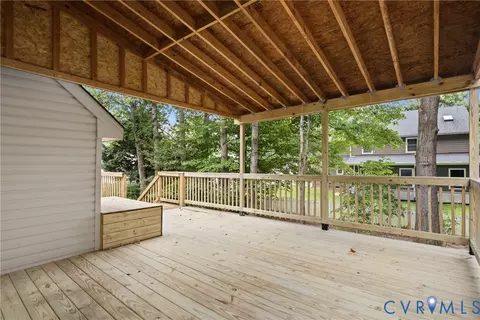 Exterior - 7113 Harbourside Ct, Midlothian, VA 23112 photo 5 of 10