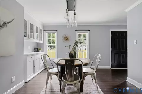 Dining - 7113 Harbourside Ct, Midlothian, VA 23112 photo 2 of 2