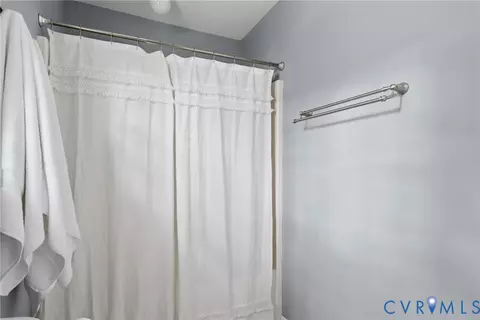 Bath - 7113 Harbourside Ct, Midlothian, VA 23112 photo 3 of 4