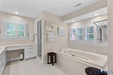 Bath - 4 John Christopher Ct, Richmond, VA 23226 photo 3 of 5