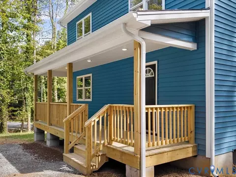 6337 Oak Dr, Quinton, VA 23141
