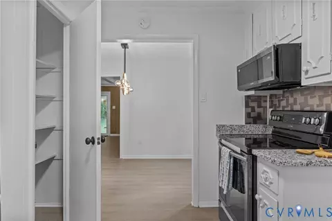 Entry Way - 4560 E Williamsburg Rd, Sandston, VA 23150 photo 3 of 3
