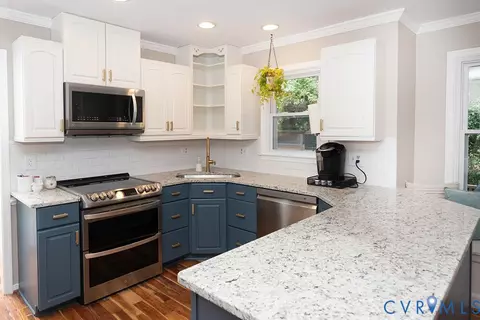 Kitchen - 419 Rossmere Dr, Midlothian, VA 23114 photo 1 of 6