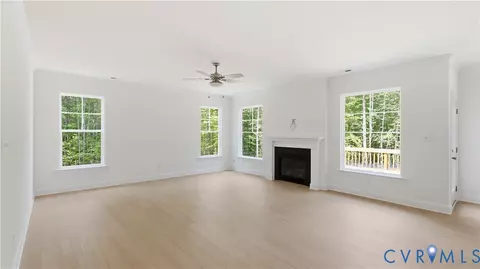 Living - 3178 Three Chopt Rd, Gum Spring, VA 23065 photo 3 of 4