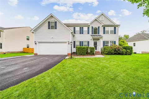 6407 Oak Arbor Dr, Chester, VA 23831
