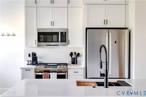 Kitchen - 3142 Floyd Ave, Richmond, VA 23221 photo 2 of 6