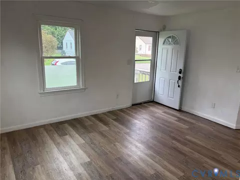 Living - 108 Cherry Acres Dr, Hampton, VA 23669 photo 1 of 2