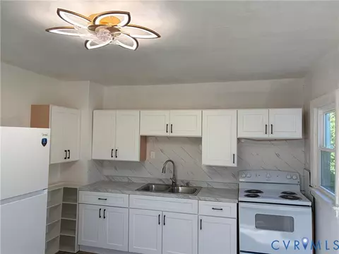 Kitchen - 108 Cherry Acres Dr, Hampton, VA 23669 photo 3 of 3