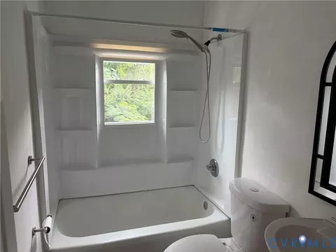 Bath - 108 Cherry Acres Dr, Hampton, VA 23669 photo 1 of 1