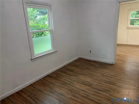 Living - 108 Cherry Acres Dr, Hampton, VA 23669 photo 2 of 2