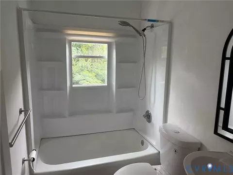 Bath - 108 Cherry Acres Dr, Hampton, VA 23669 photo 1 of 1
