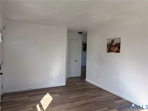 Living - 108 Cherry Acres Dr, Hampton, VA 23669 photo 3 of 4