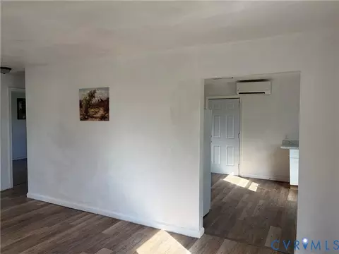 Living - 108 Cherry Acres Dr, Hampton, VA 23669 photo 4 of 4