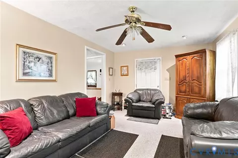 Living - 3918 Peyton Ave, Richmond, VA 23224 photo 1 of 3
