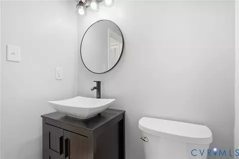 Bath - 5800 Mill Spring Ln, Midlothian, VA 23112 photo 2 of 6