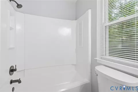 Bath - 5800 Mill Spring Ln, Midlothian, VA 23112 photo 3 of 6