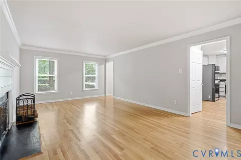 Living - 5800 Mill Spring Ln, Midlothian, VA 23112 photo 3 of 5
